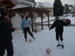 Před fotbálkem na sněhu.